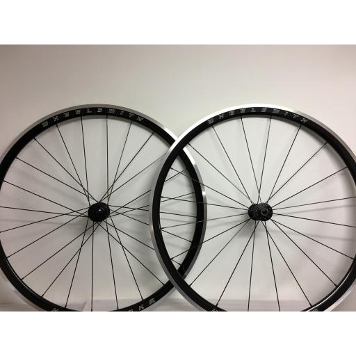 Race 30 Road and Disc
